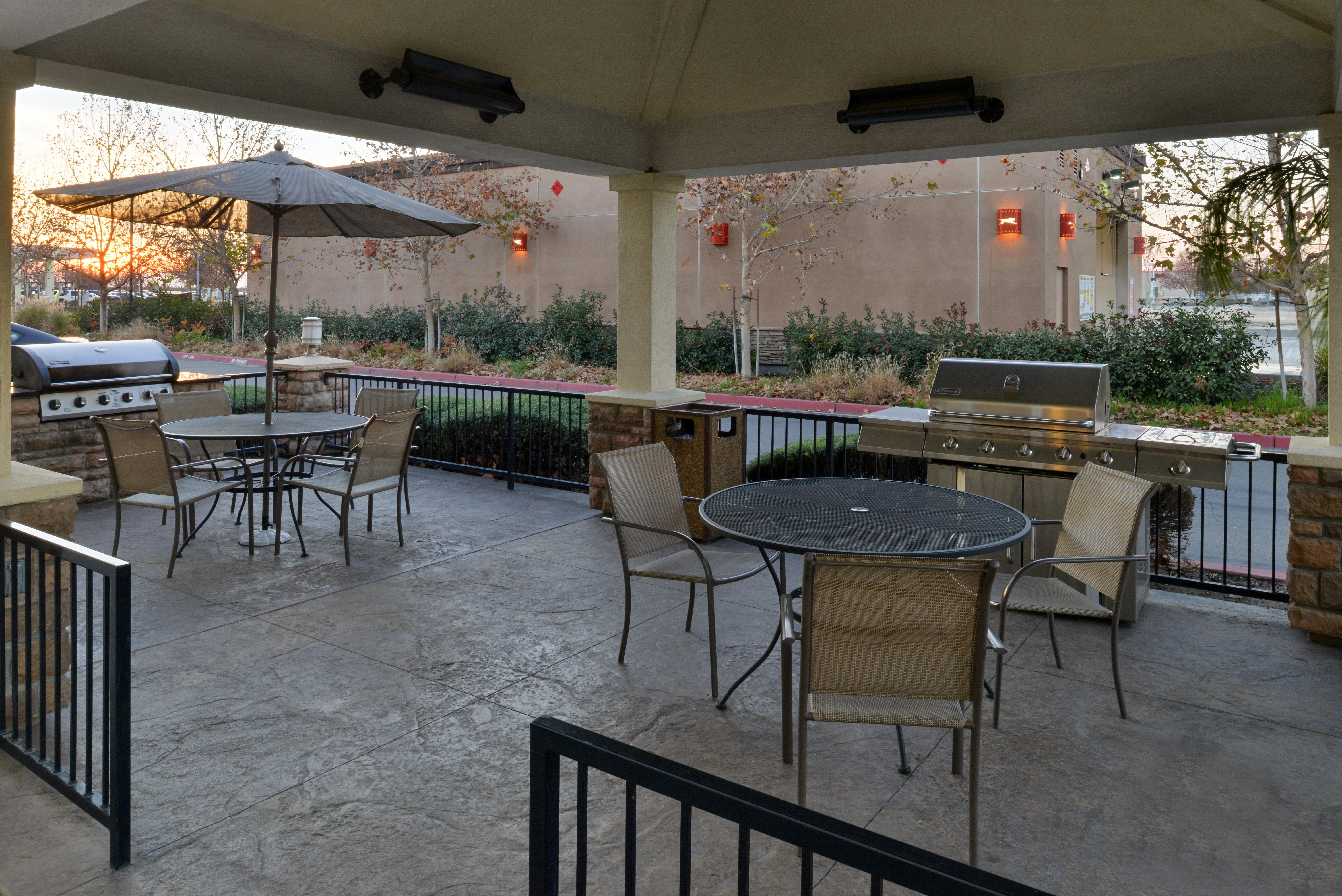 Candlewood Suites Turlock By Ihg Zewnętrze zdjęcie