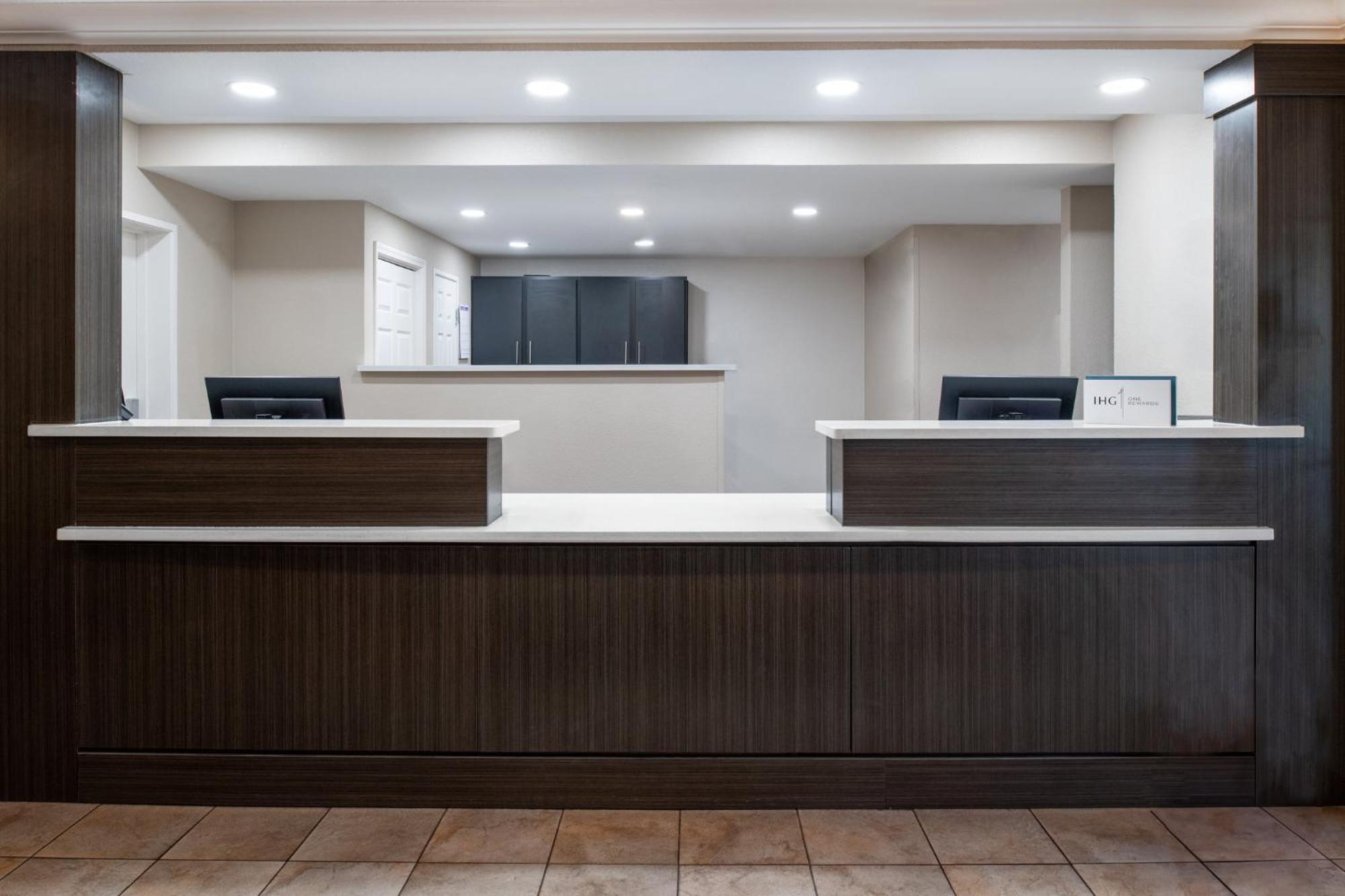 Candlewood Suites Turlock By Ihg Zewnętrze zdjęcie