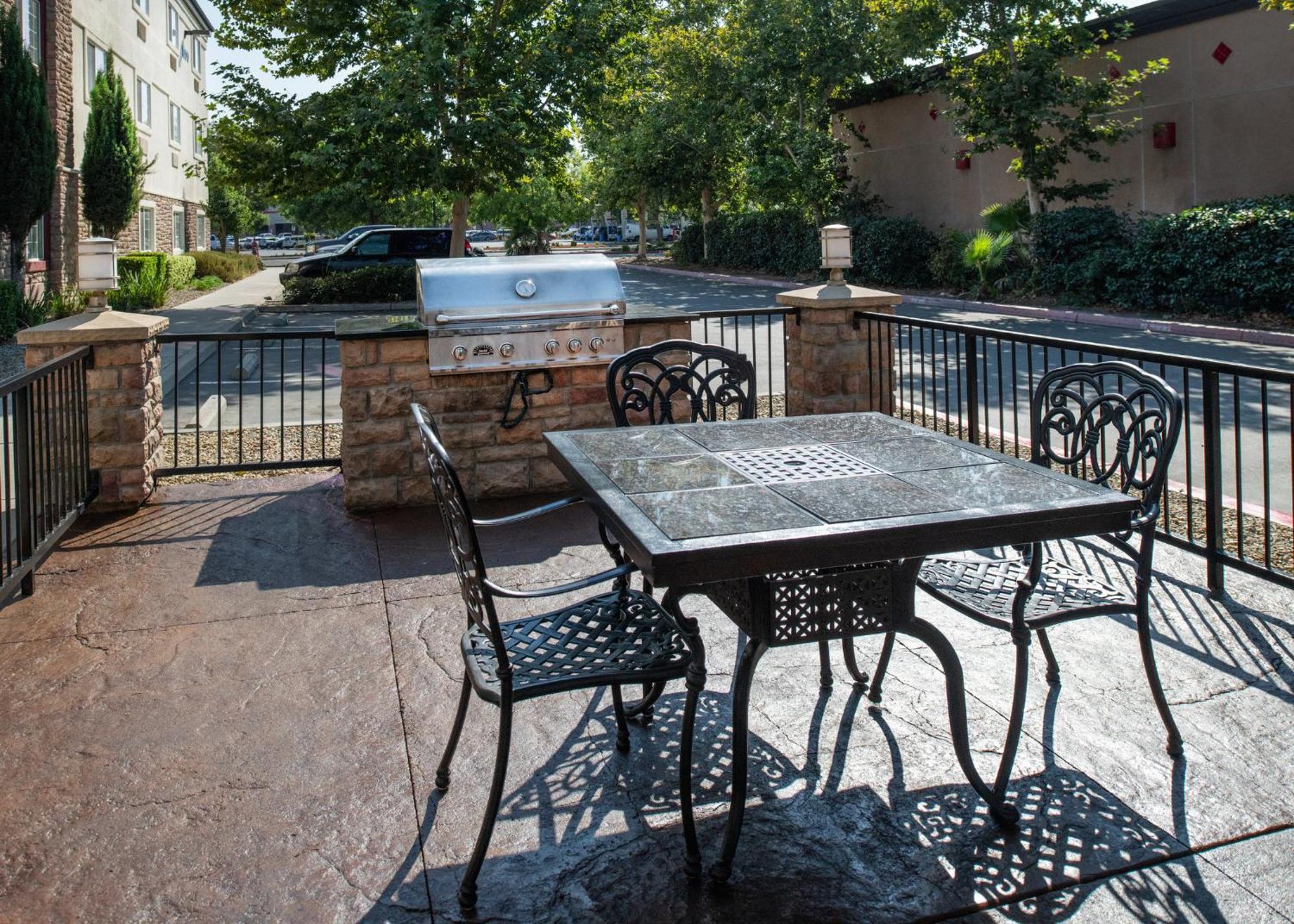 Candlewood Suites Turlock By Ihg Zewnętrze zdjęcie